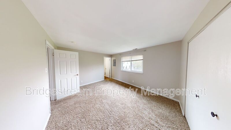 92 W Franklin St unit 5 – photo 4