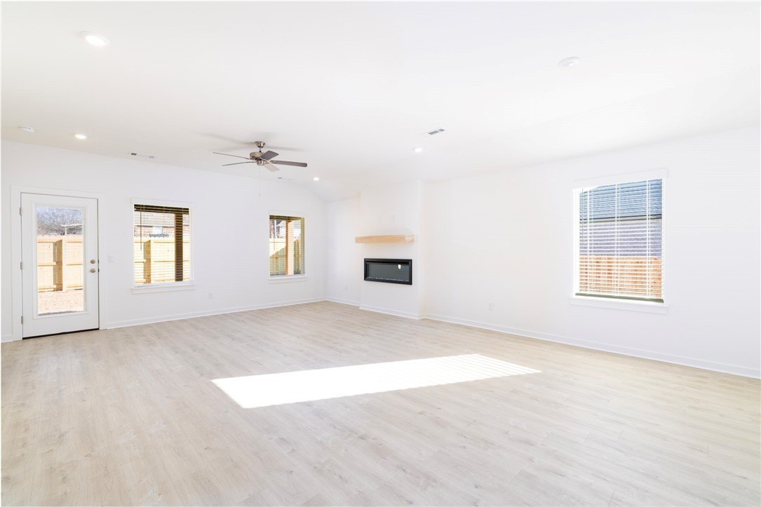 581 Crystal Dr – photo 5