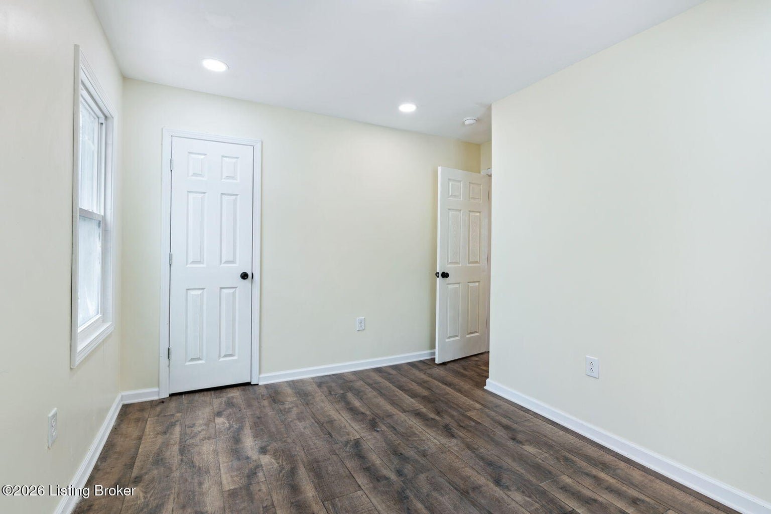 2642 Rowan St – photo 5