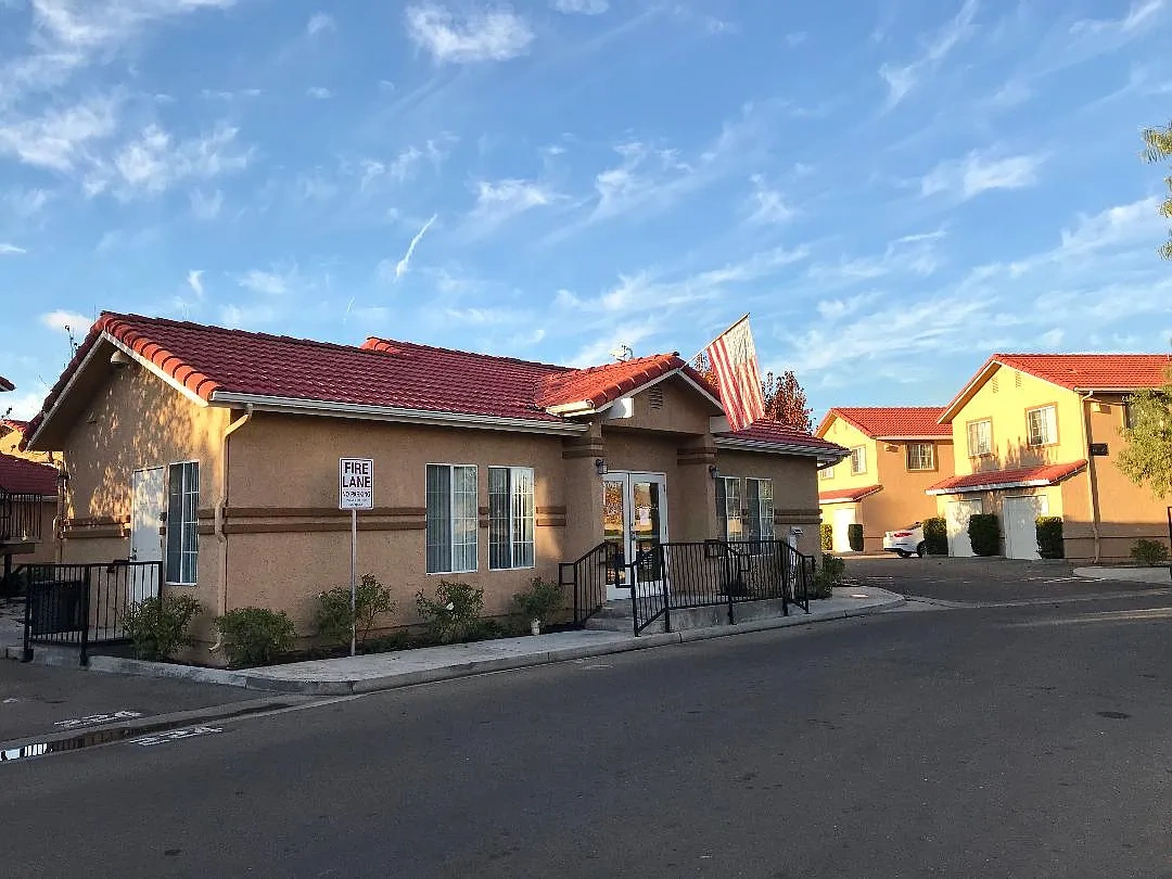 BULLARD WEST APARTMENTS – photo 4