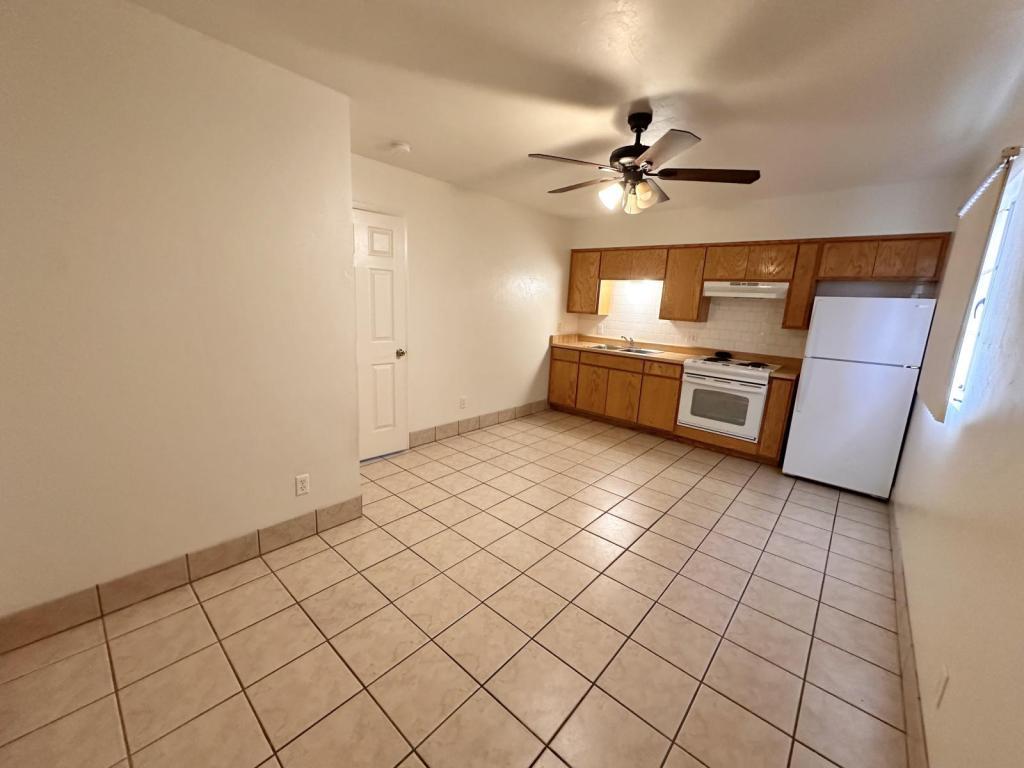 326 W 17th Pl unit 2 – photo 2