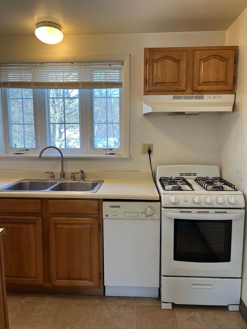 319 Highland Ave unit 2C – photo 2