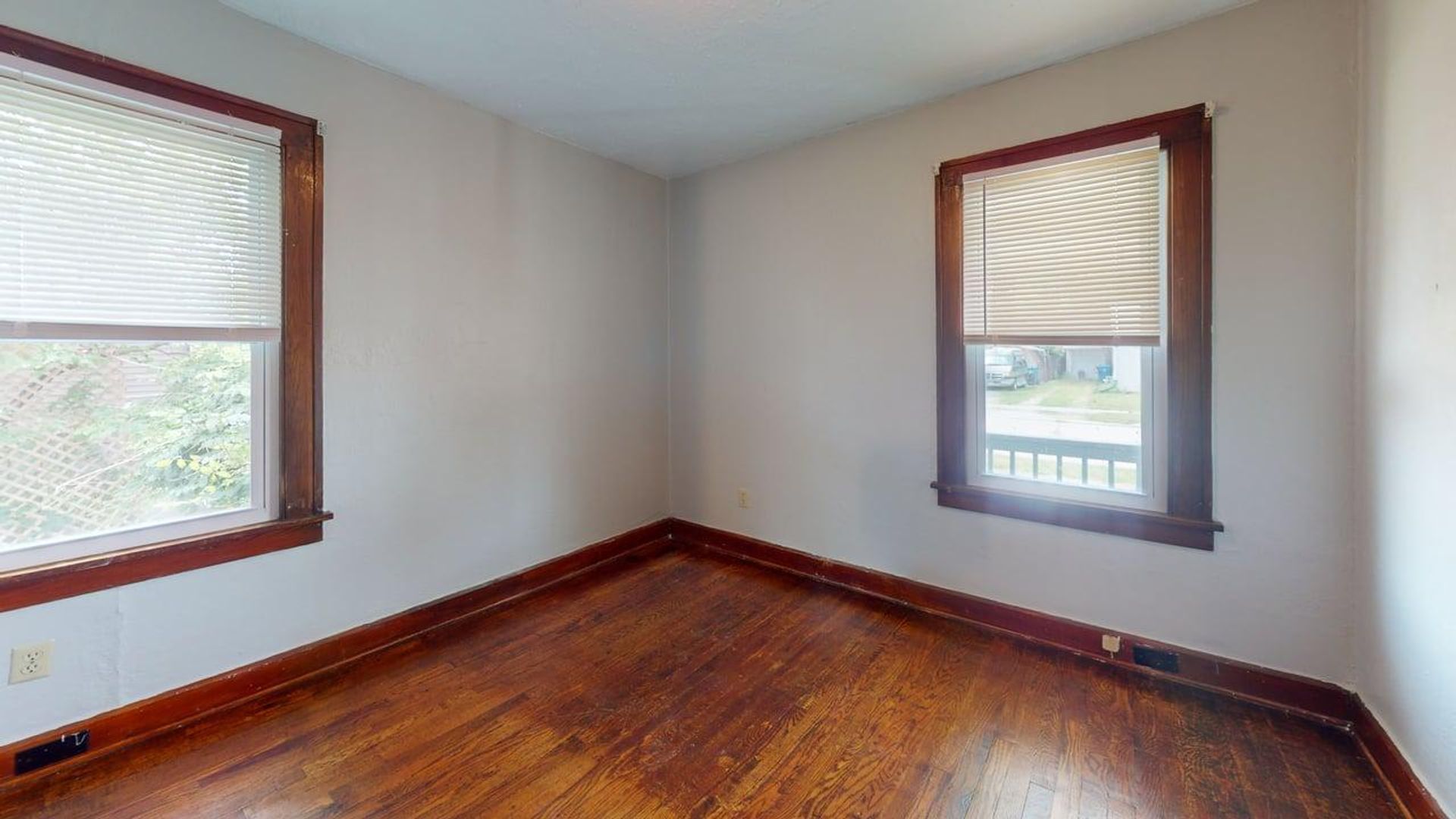 1377 Nichols Ave – photo 5