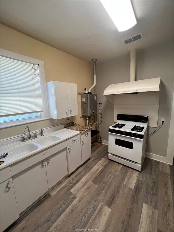 409 Homestead St – photo 2