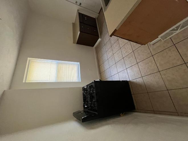 547 5th St – photo 3