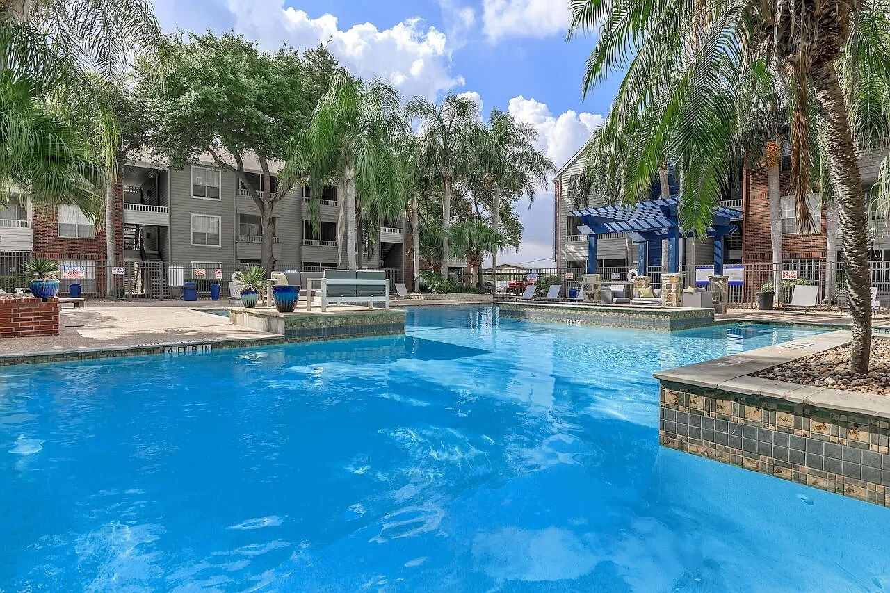 Sawgrass Apartments – photo 2