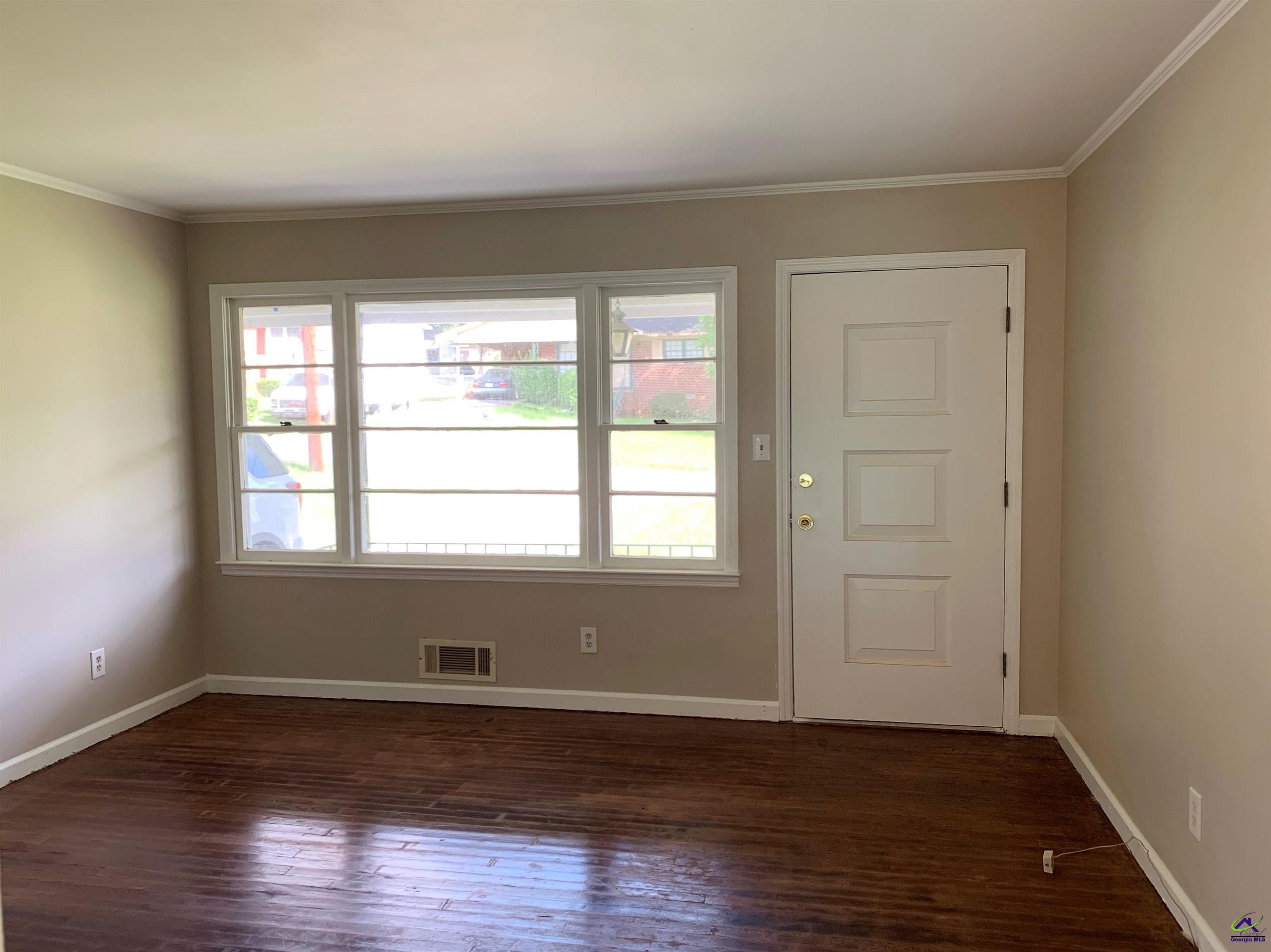 3240 Commodore Dr – photo 2