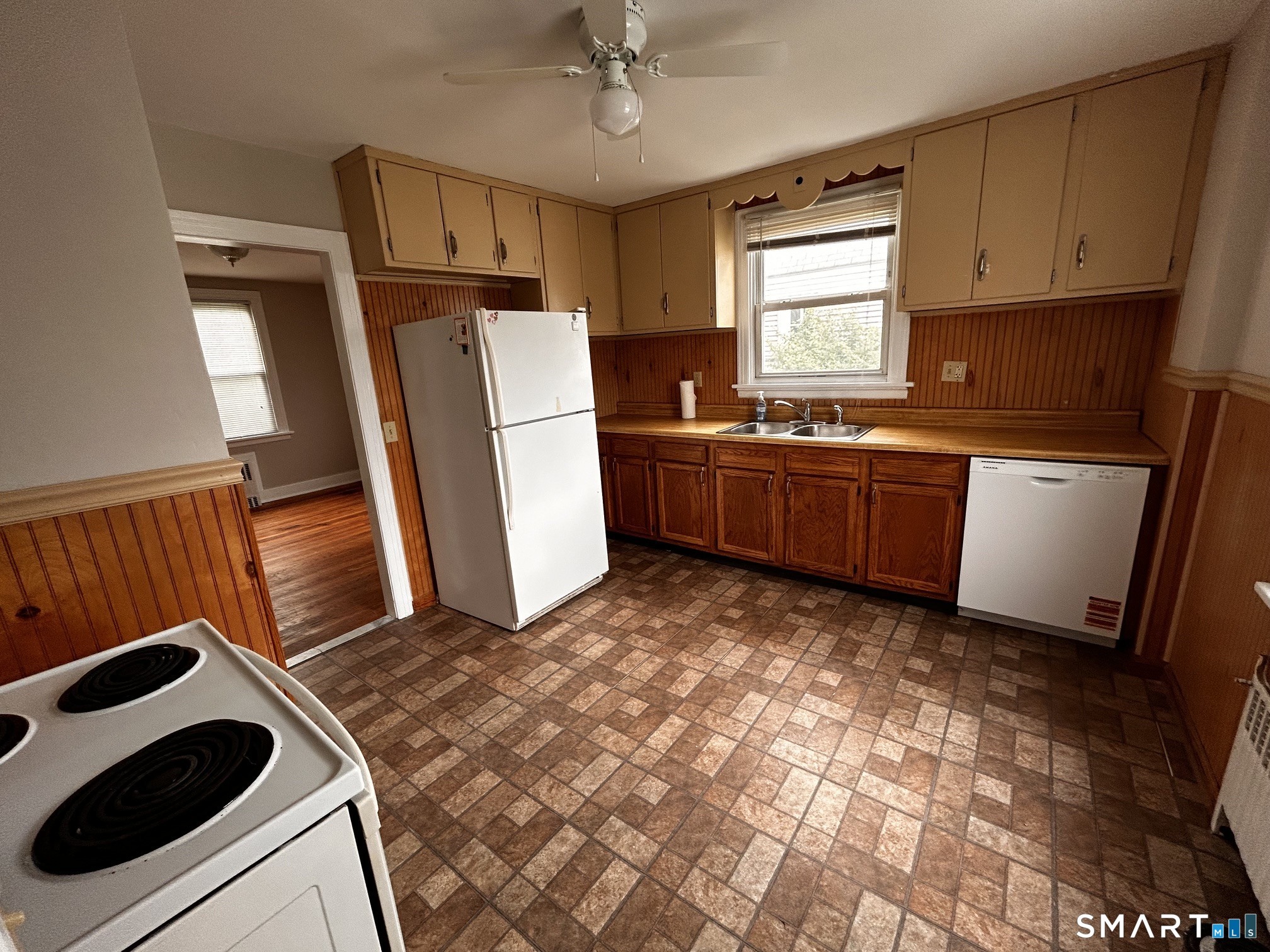925 Meriden Rd – photo 4