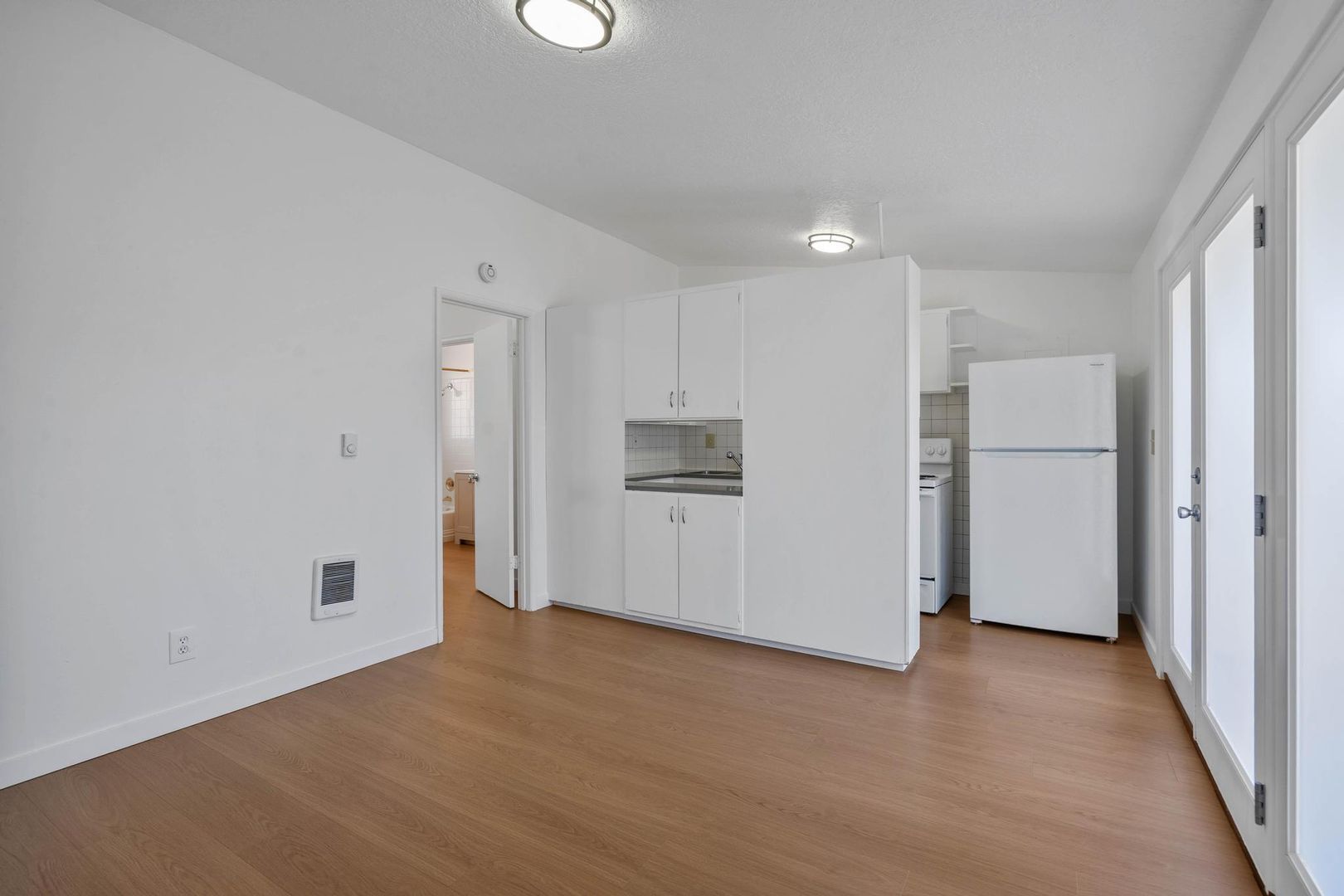 460 N Broadway St unit 472 – photo 4