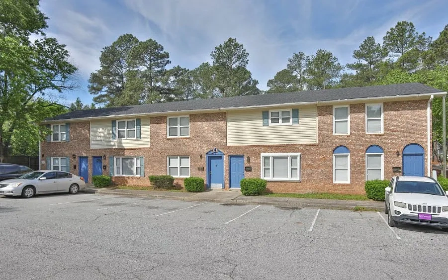 Richmond Hills Apartments – photo 4