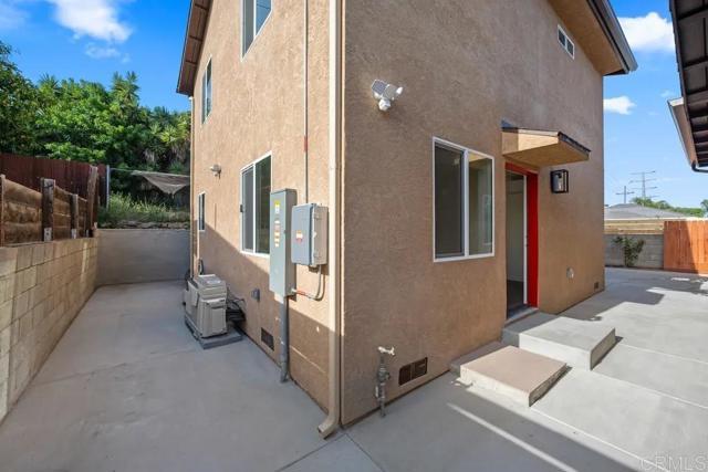 8778 Dallas St – photo 1