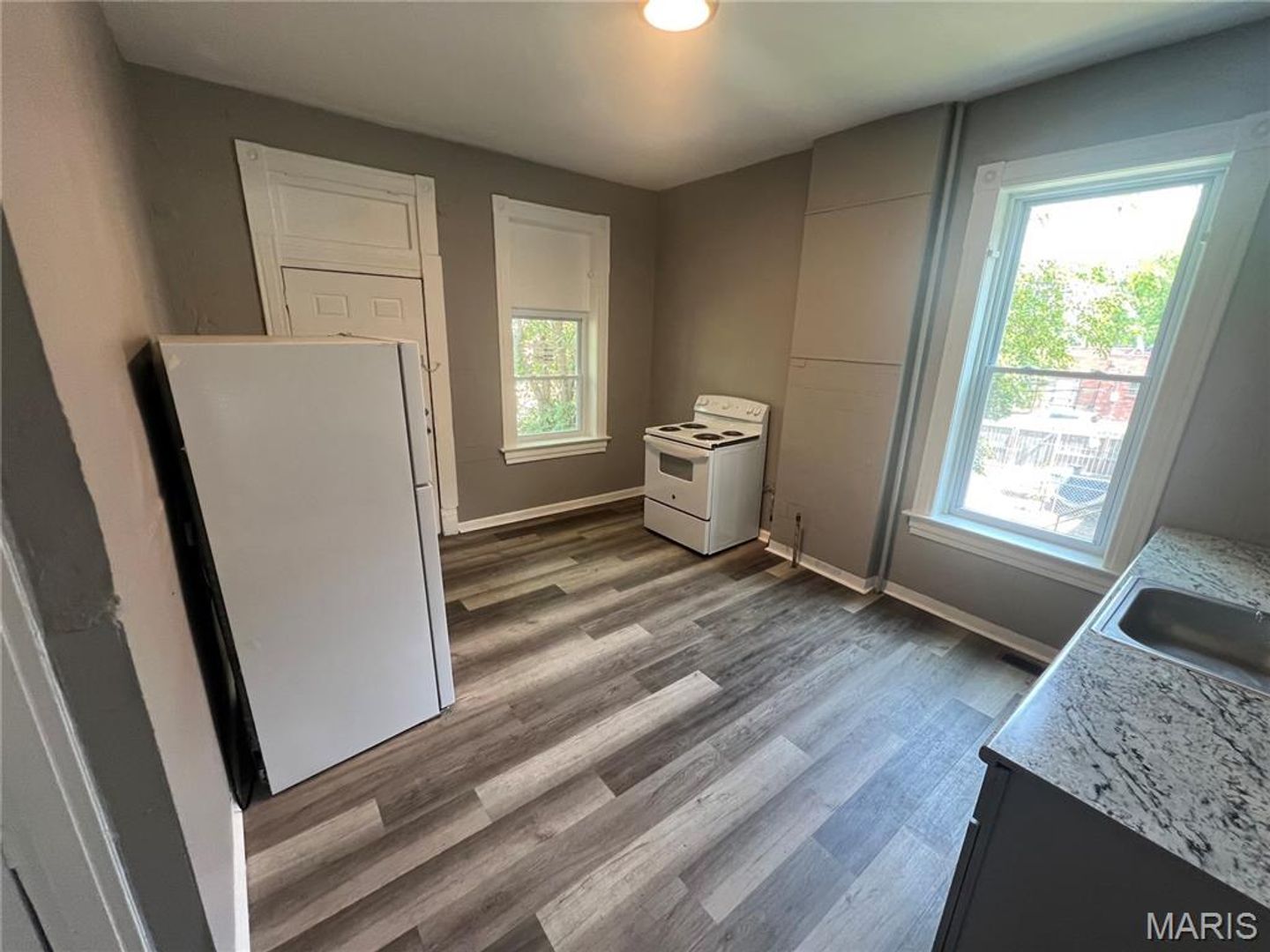3135 Chippewa St unit 3135-1F – photo 4