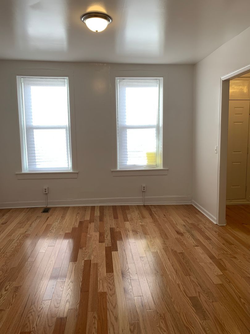 341 S Duke St – photo 4