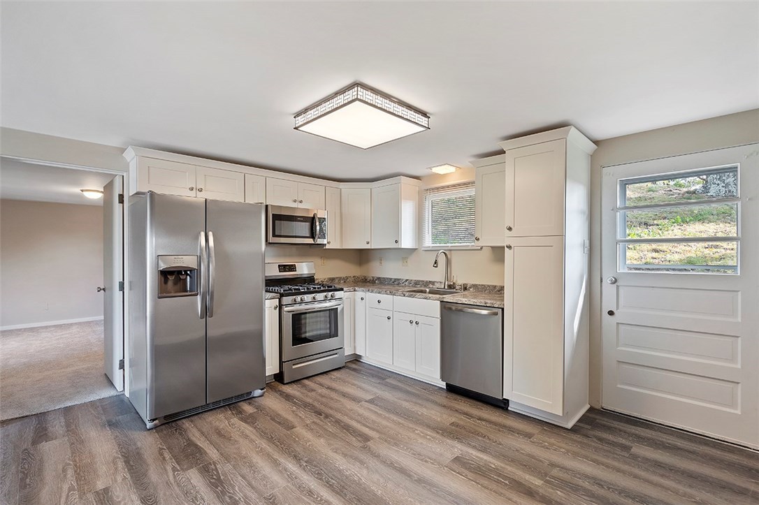 8966 Knoll St – photo 2