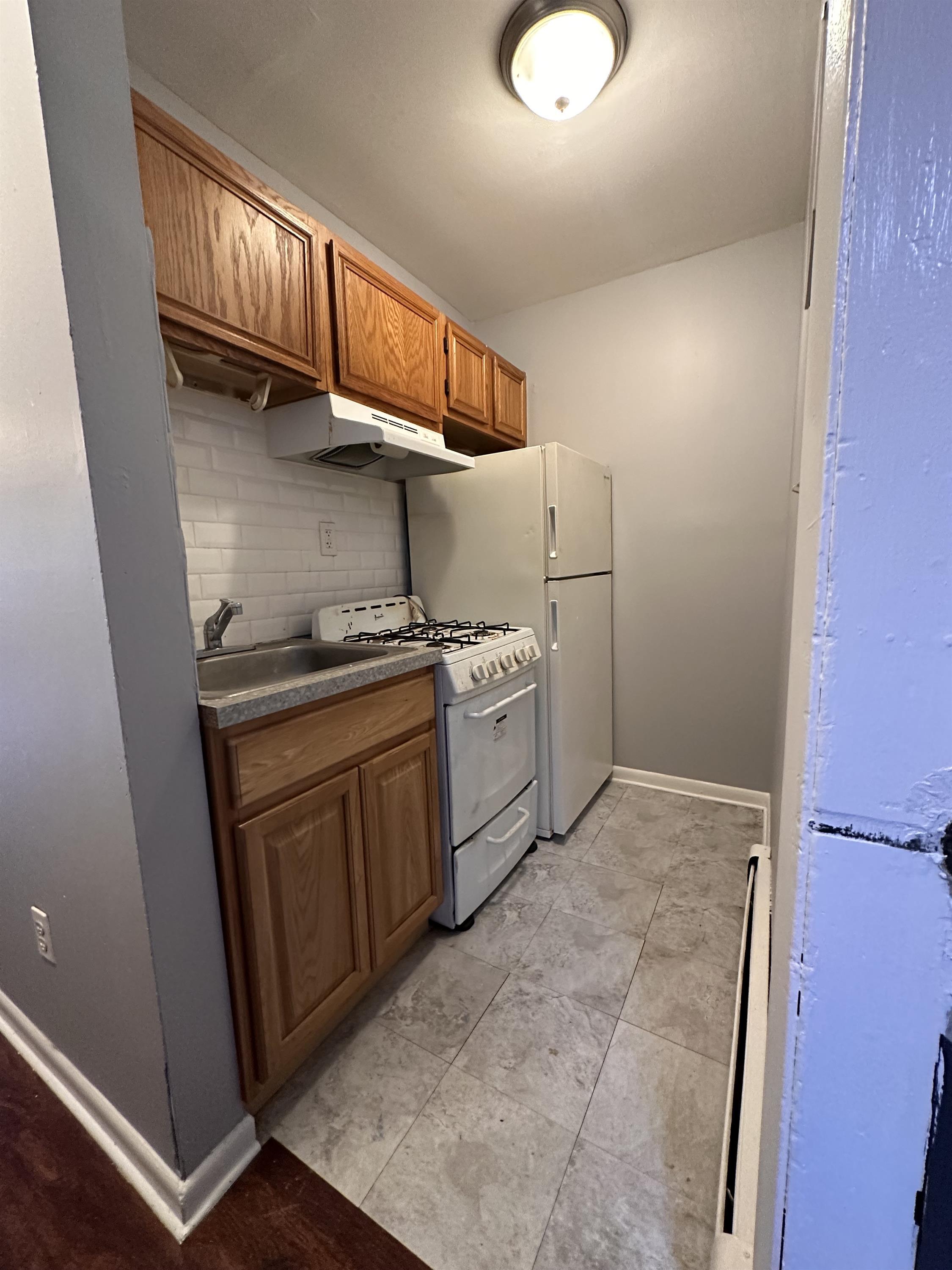 311 Clinton Ave unit 309 – photo 1