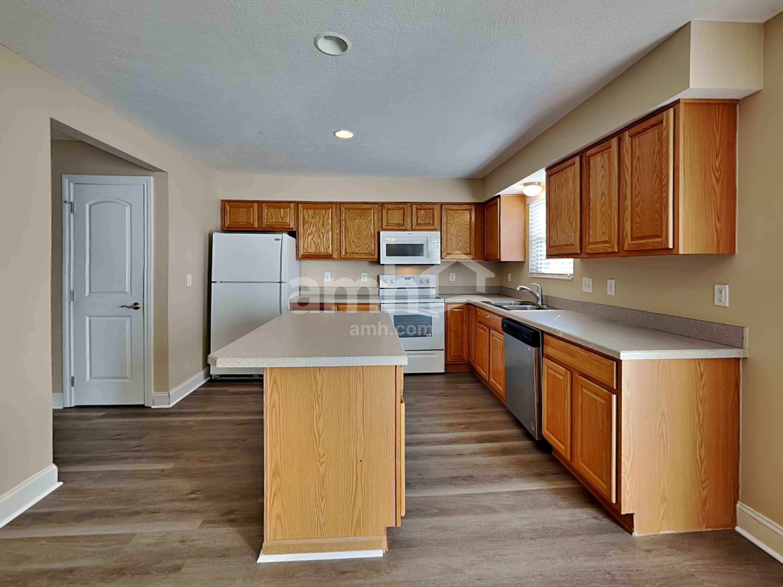 516 Longview St – photo 3