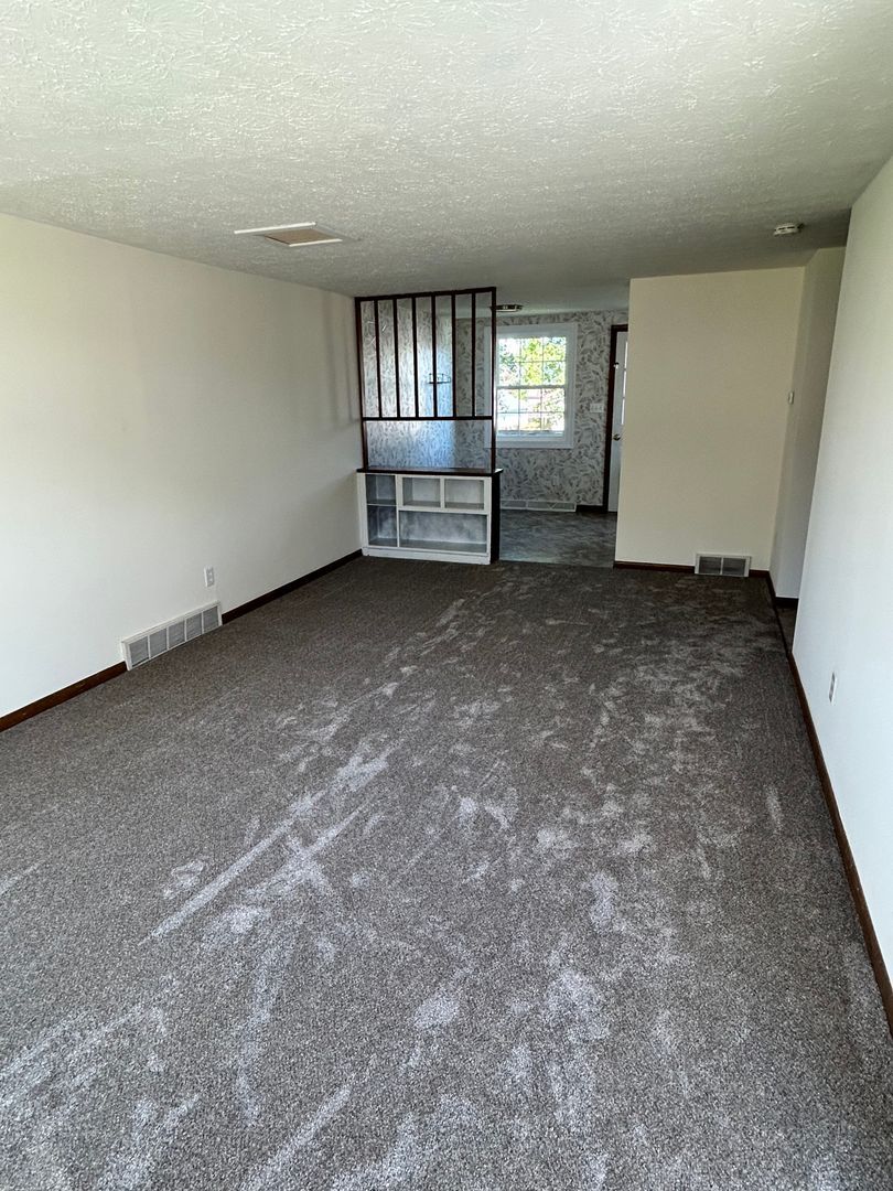 1093 Stratford St – photo 2
