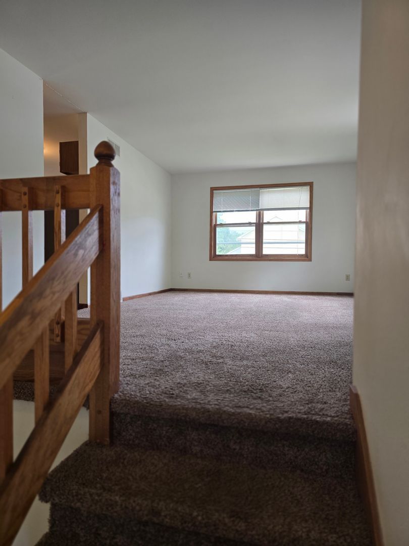 1627 Rustic Dr unit 1629 – photo 4