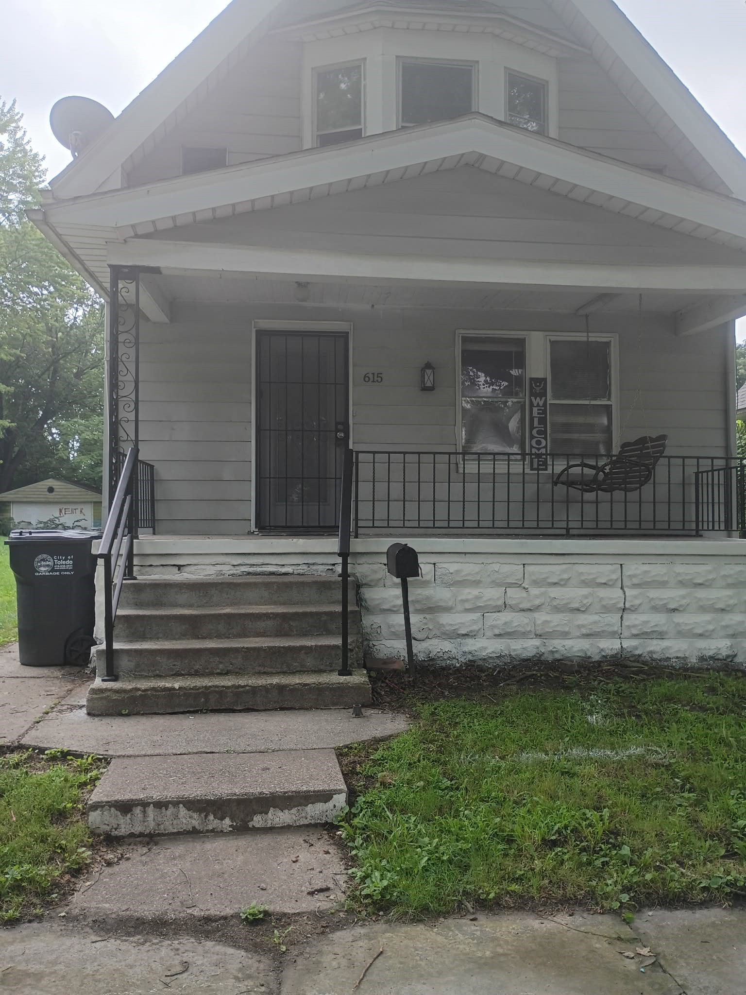 615 Prouty Ave – photo 1