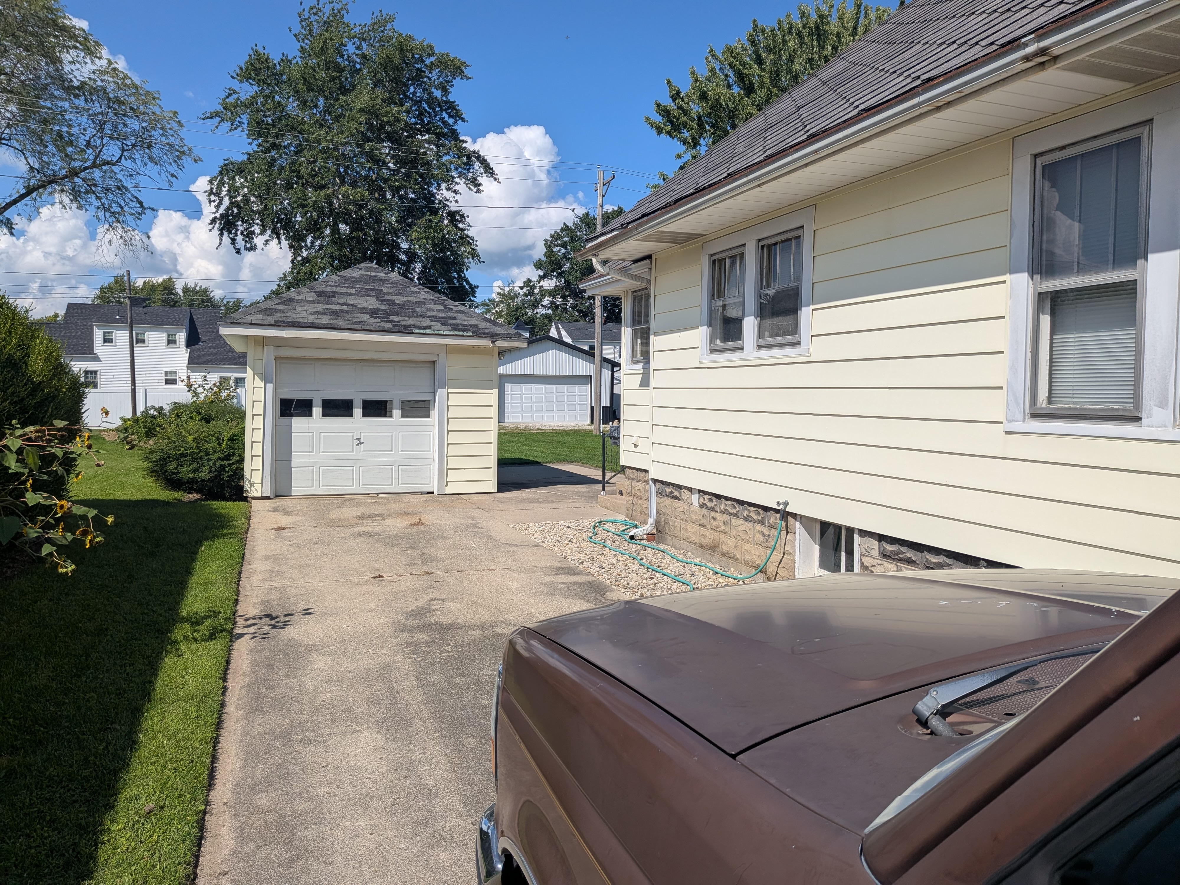 527 E Fulton St – photo 4