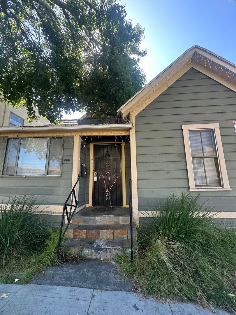 335 Orange Ave unit 335 – photo 3