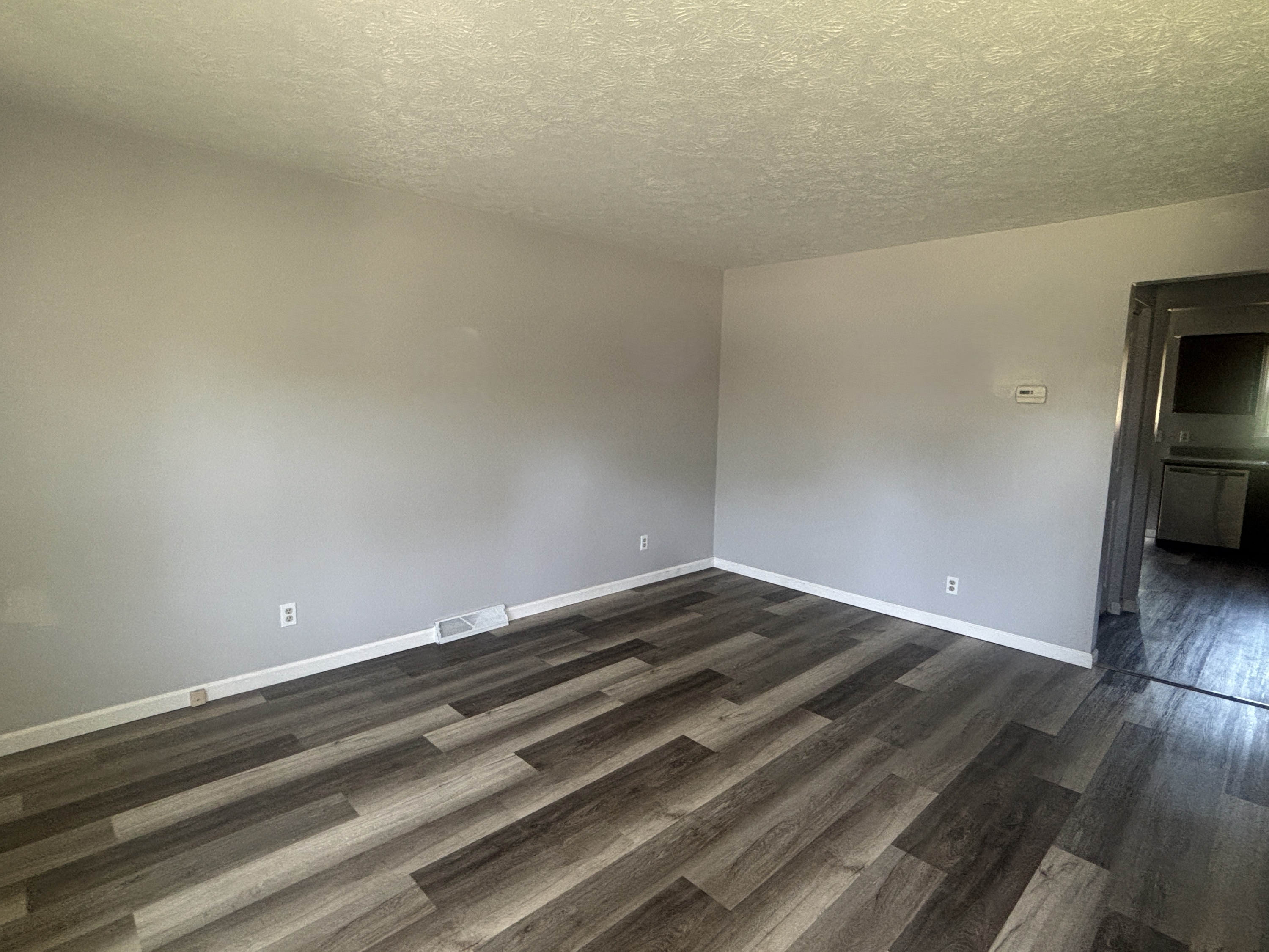 601 Lakeview Dr – photo 3