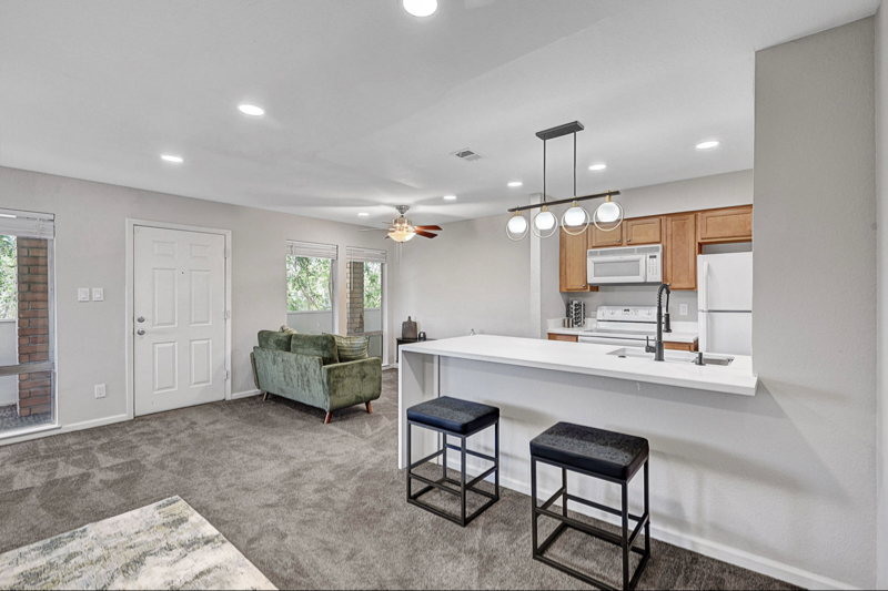 730 Oakmont Ave – photo 1