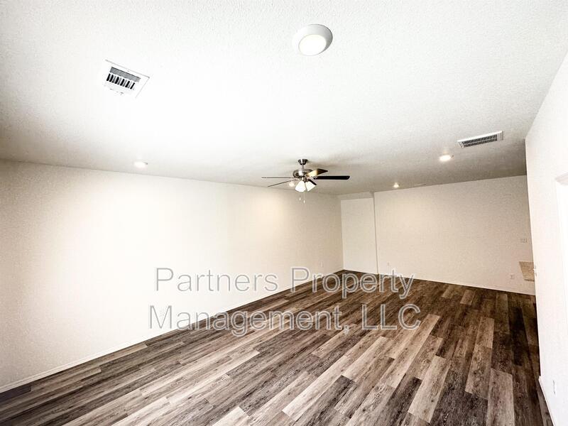 875 S Amarillo Ave unit 2 – photo 4