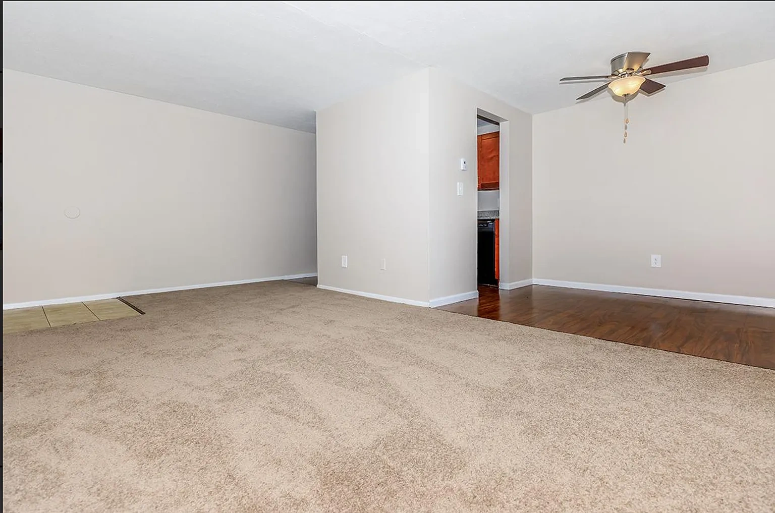 Vine East – photo 1