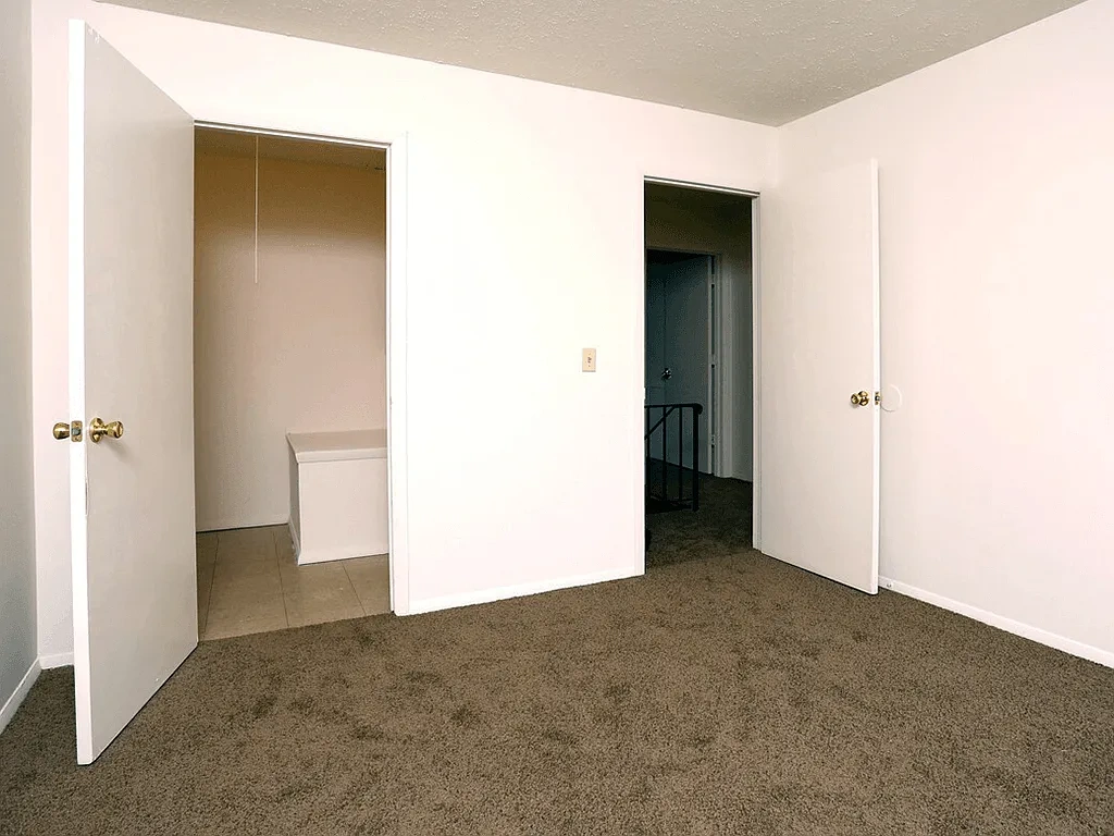 Park Avenue West Apartments and Townhomes – photo 4