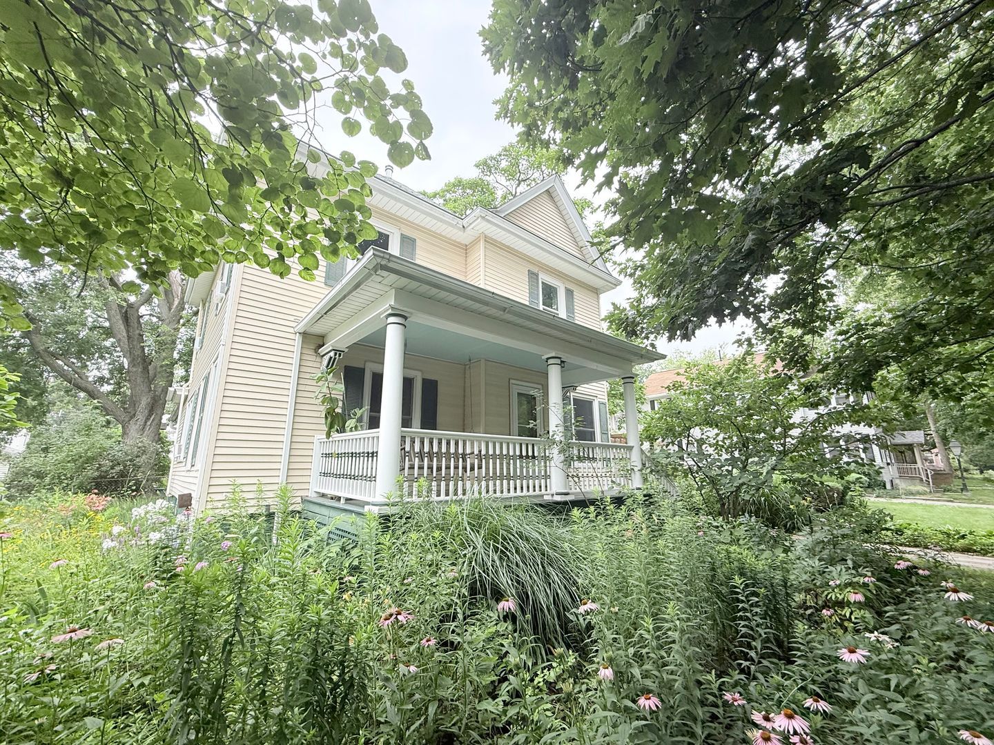 906 N Evans St – photo 1