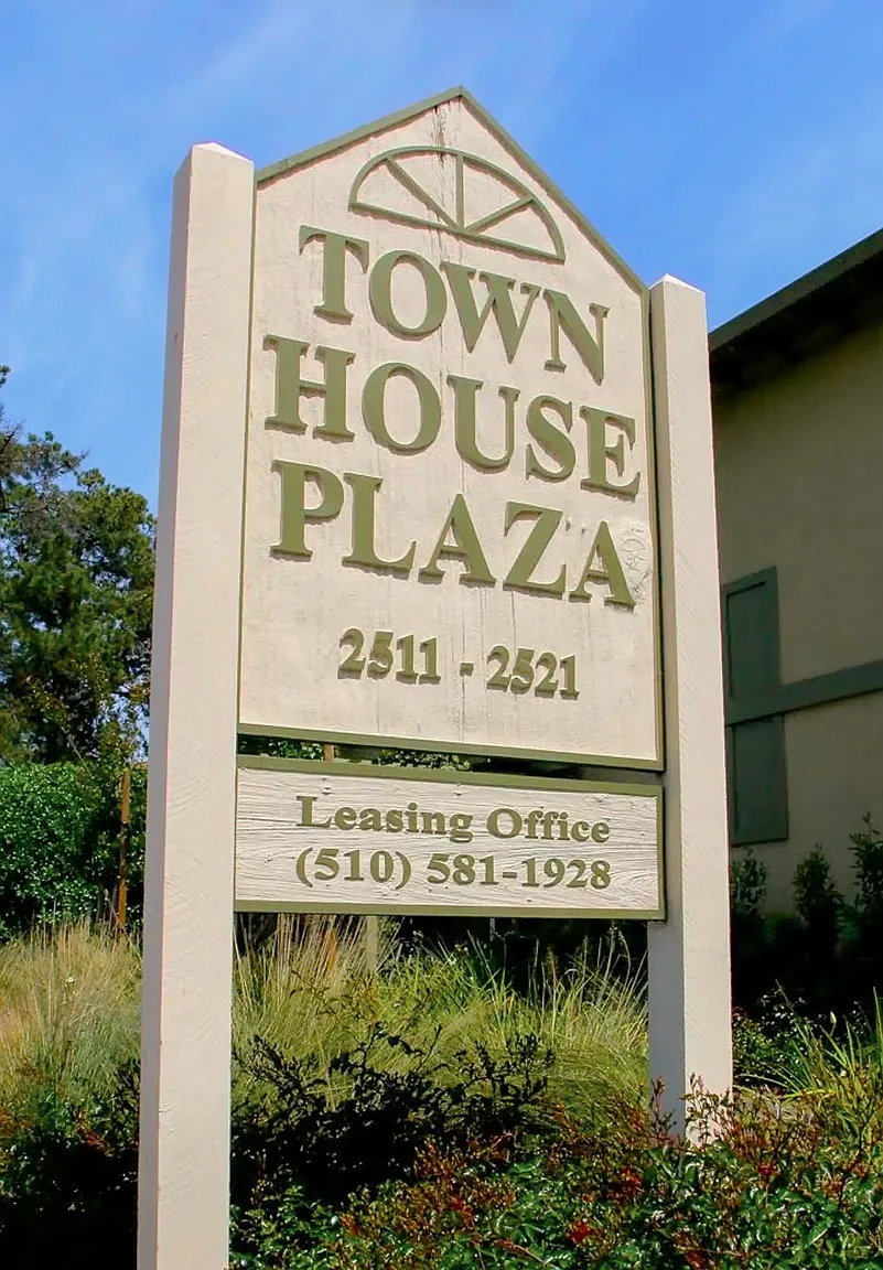 Town House Plaza – photo 2