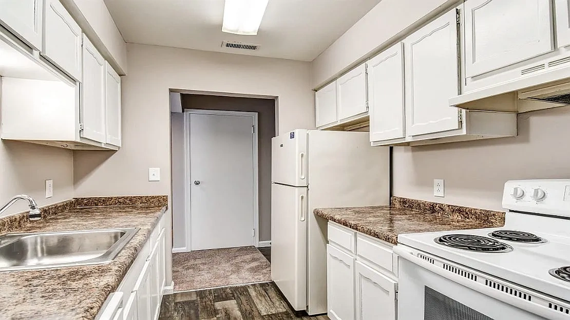 Fox Hunt Apartments – photo 5