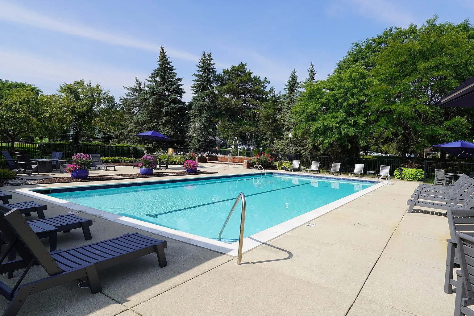 Traver Courts – photo 3