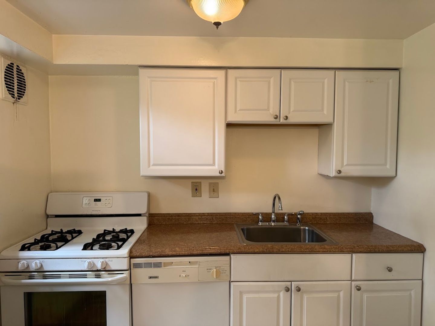 2355 Eldridge St unit SA – photo 3
