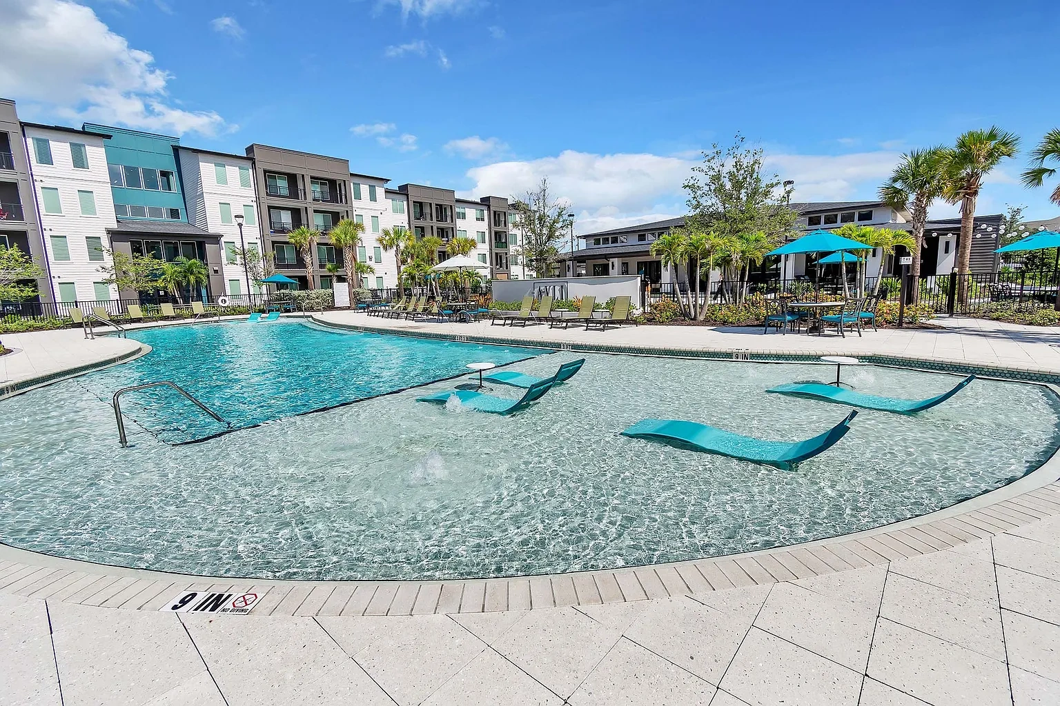 AVLI AT CROSSTOWN CENTER APARTMENTS – photo 2