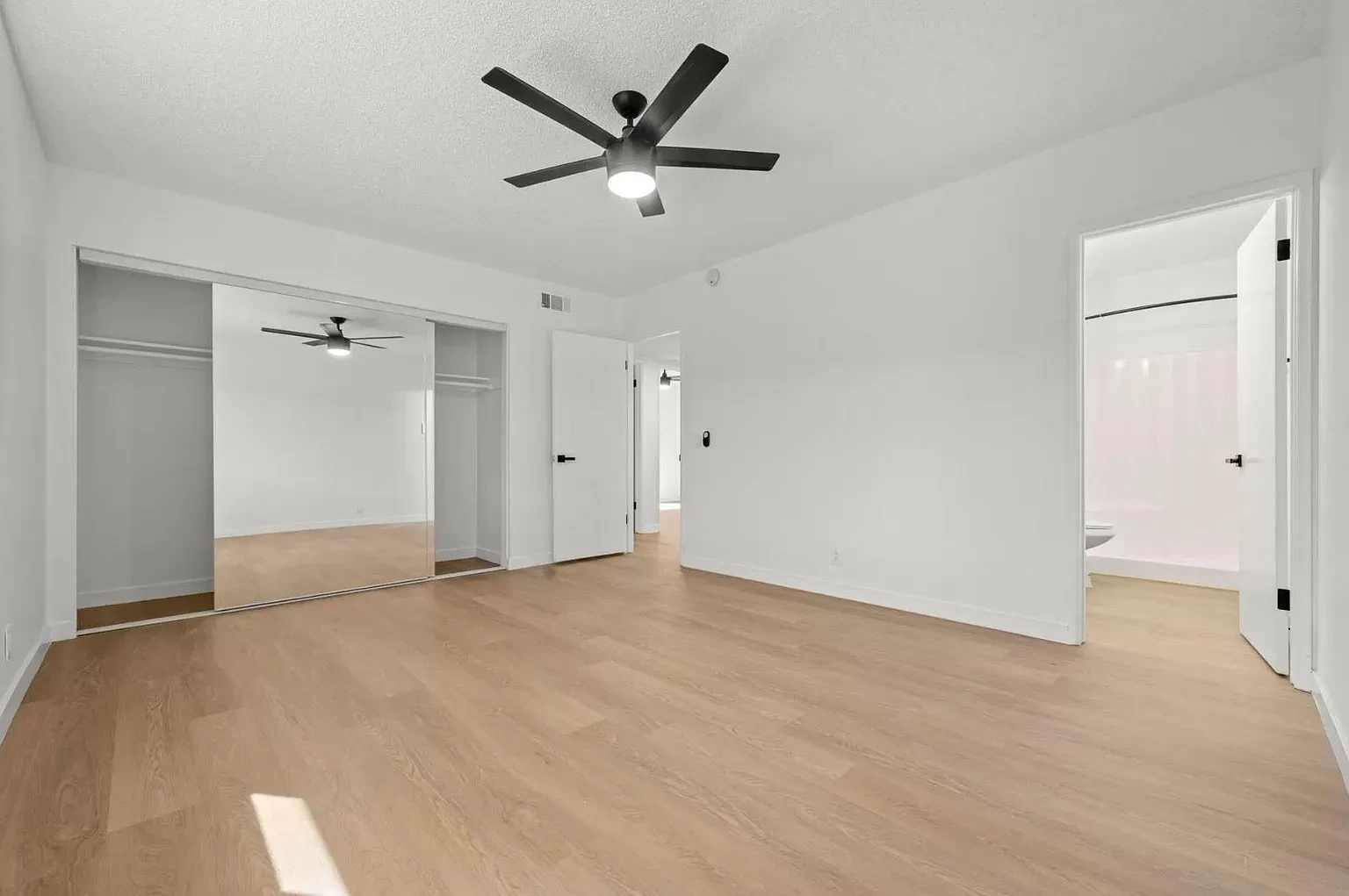 Monterey Apartments – photo 5