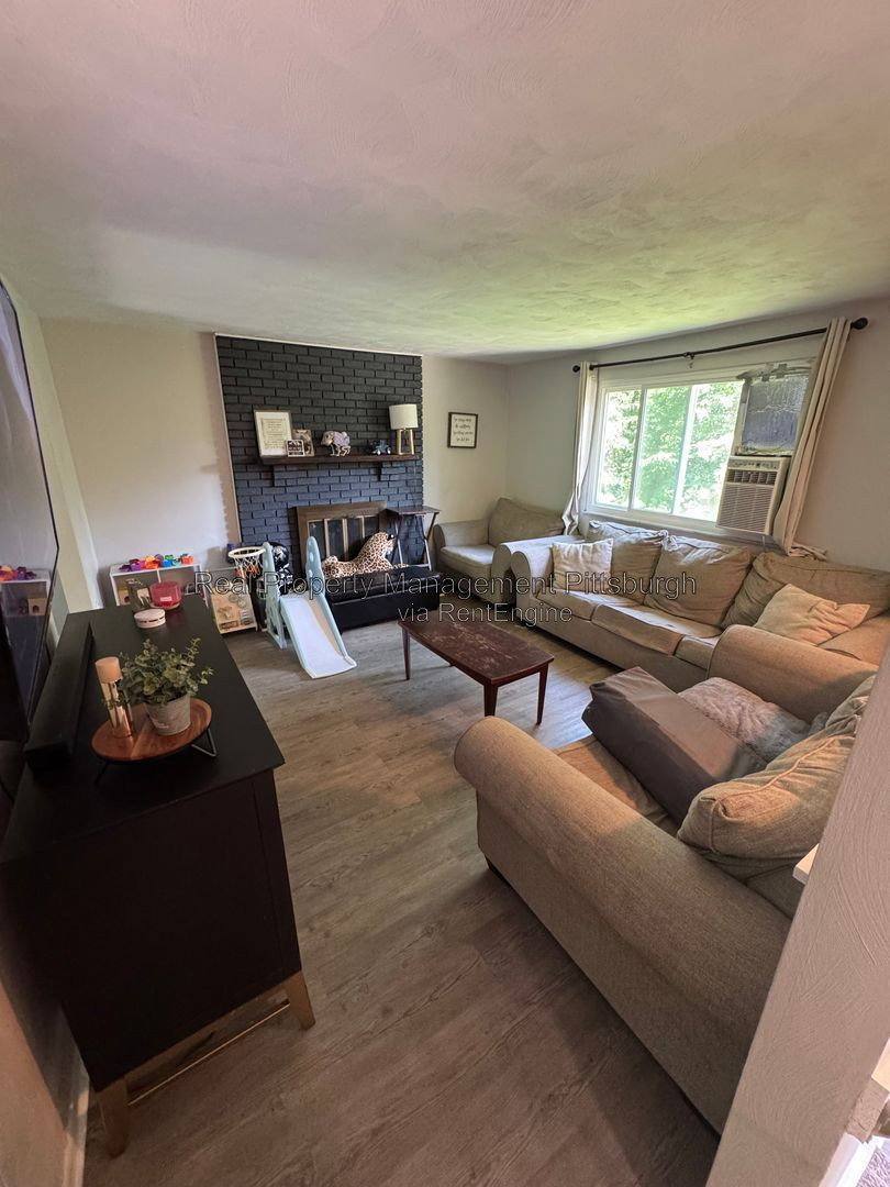 90 Walker Rd – photo 2