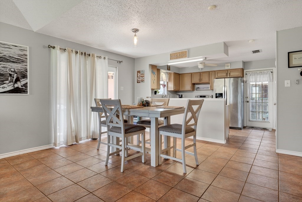 2300 Naples Dr – photo 5