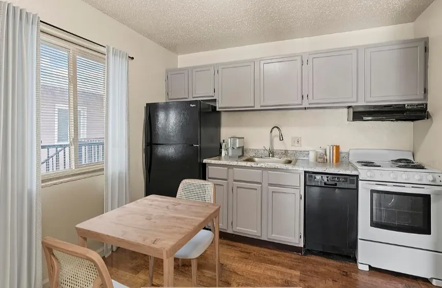Westport Crossing Apartments – photo 2