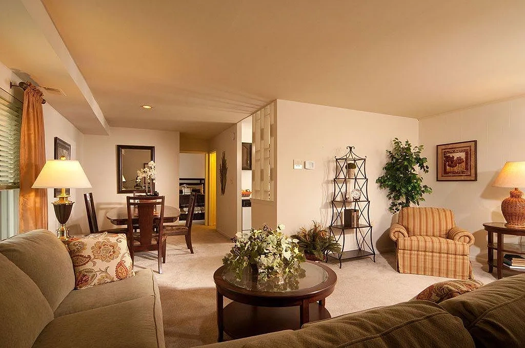 Queen's Purchase Apartments – photo 5