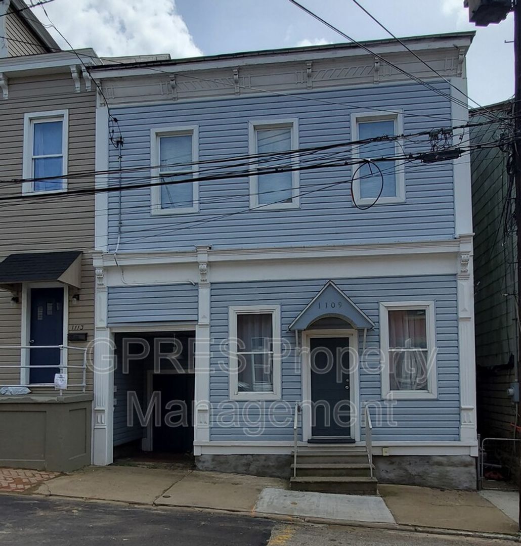 1109 Goettmann St unit Unit 2 – photo 2