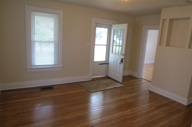 2802 W Old Duvall Ct – photo 2