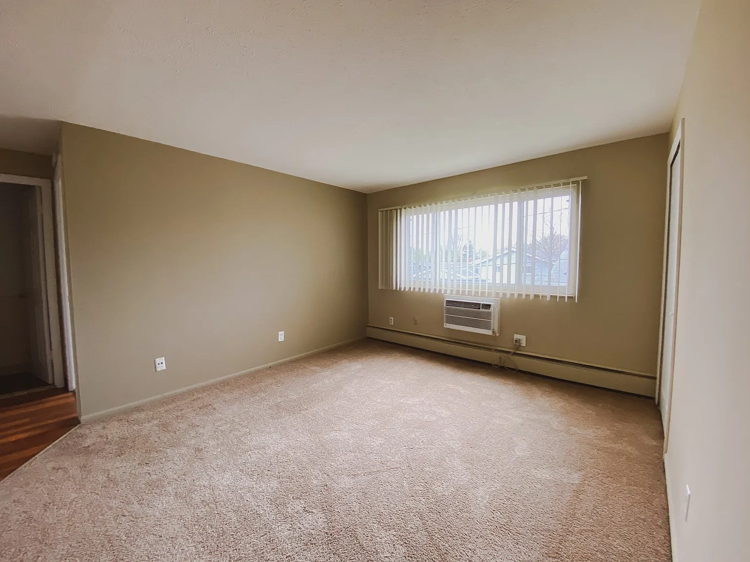 Holland Gardens Apartments – photo 4