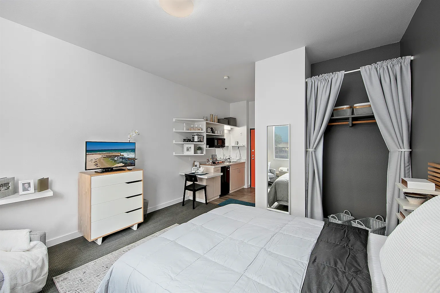 J Street Flats – photo 2