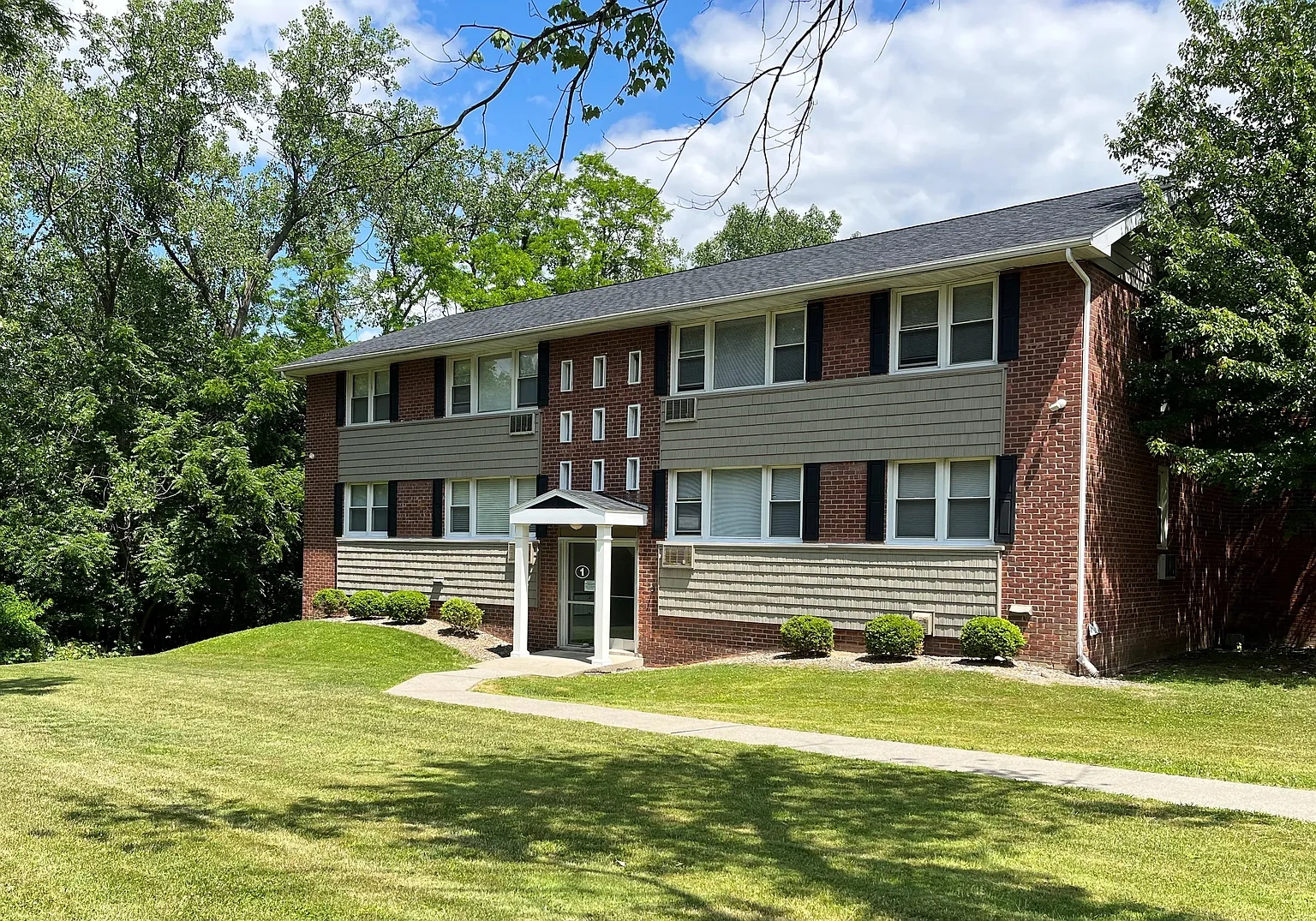 Riverhill Apartments – photo 3