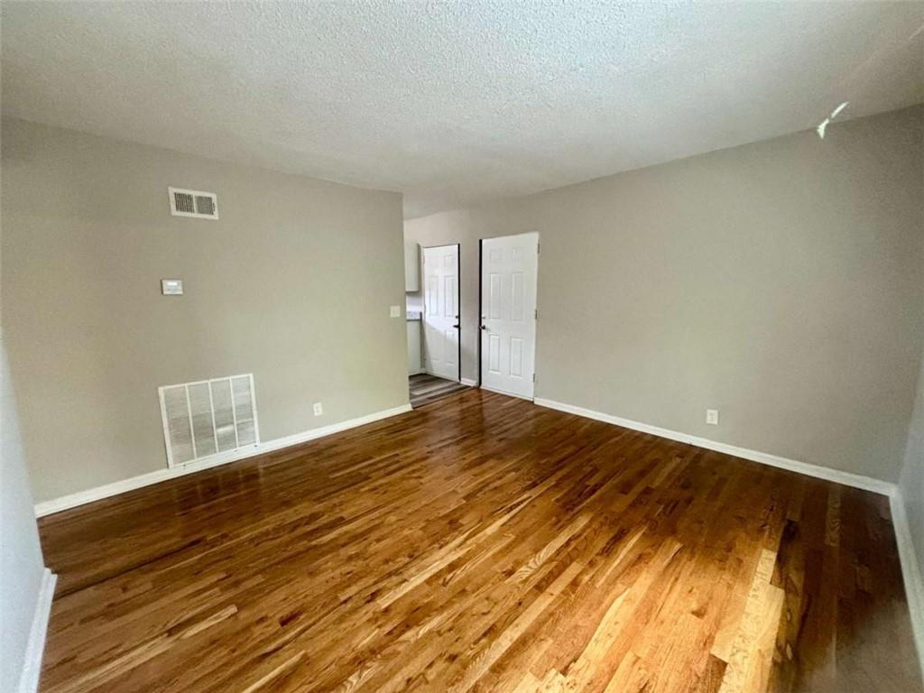 1048 Washington St SW unit 6 – photo 4