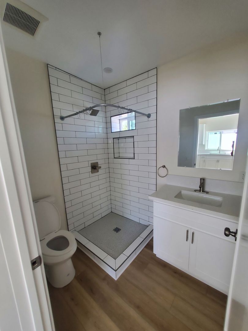 2323 Lemon Ave unit 2323 1/2 B – photo 3