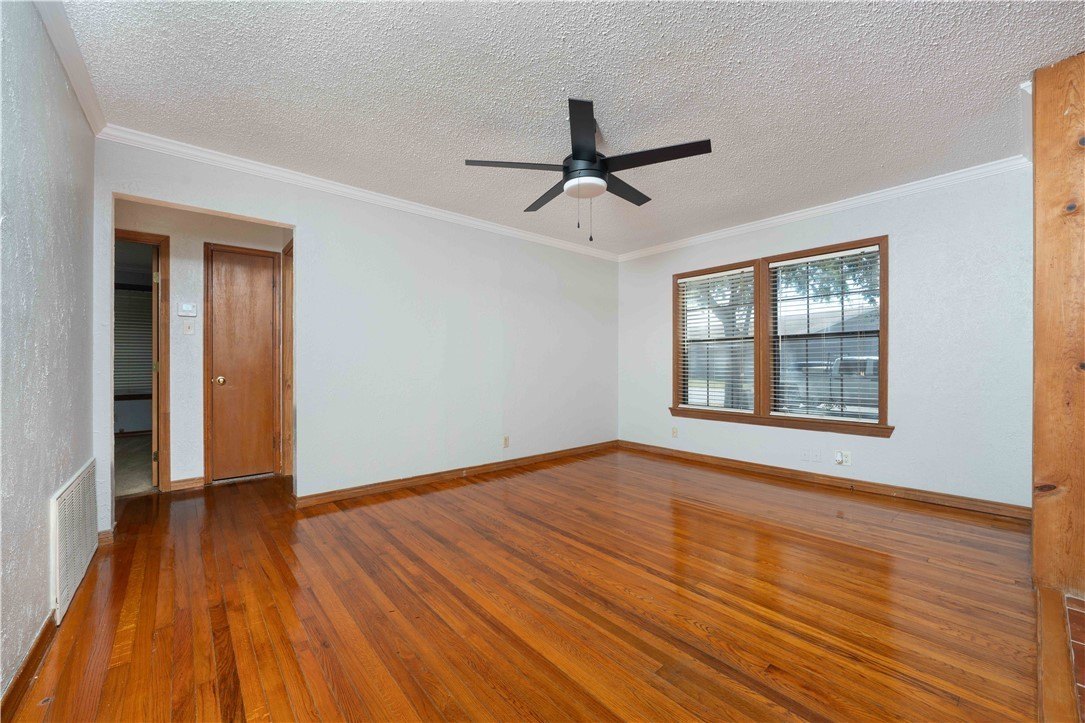 1050 Dorthy Dr – photo 5