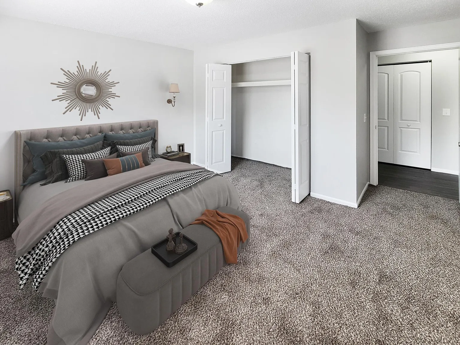 Five Points Courtyard Apartments – photo 4